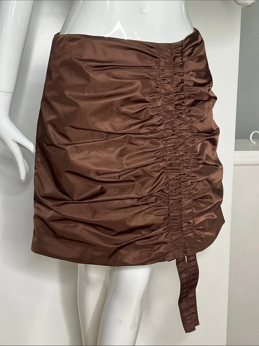 Ganni Sz 38 Brown Ruche Front Pull Lightly Structured Nylon Mini Skirt - New